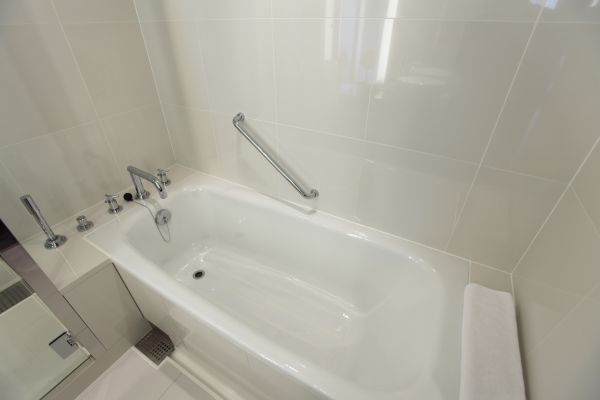 Cost of Bathtub Repair in Clearwater